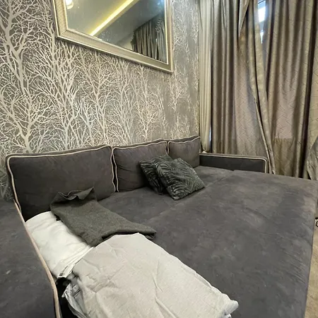 Bleu, Heart Of Apartamento Budapest